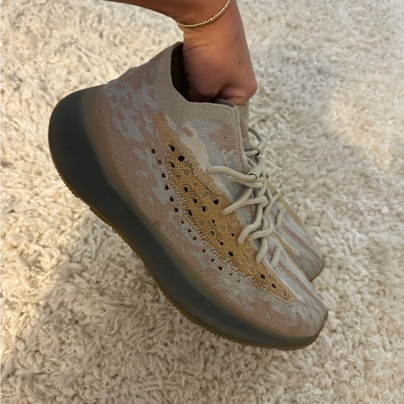 Adidas YEEZY Boost 380 Pepper - Picture 3 of 7